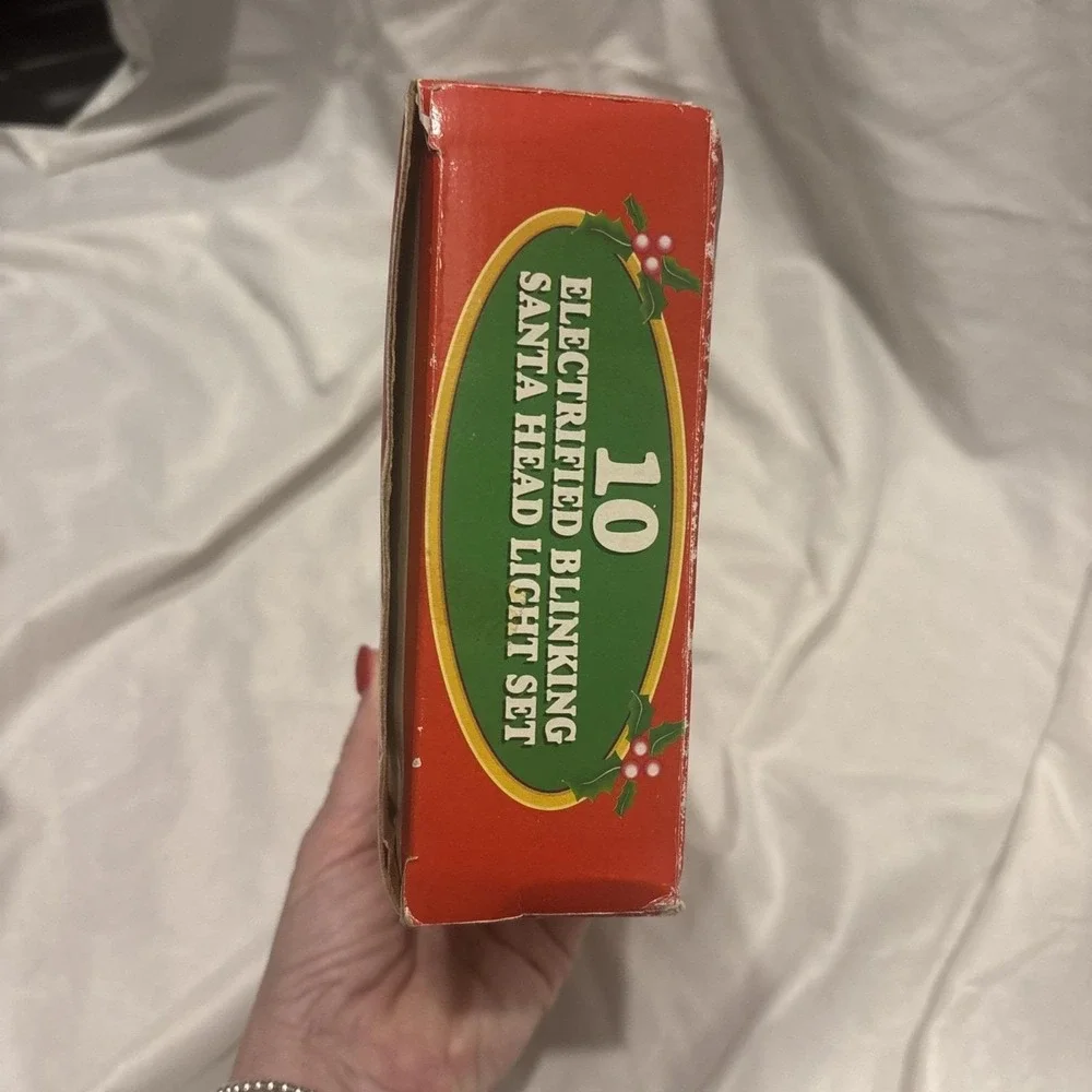 Vintage 10 Electrified Blinking Santa Head Christmas Light Set (1993) - NEW